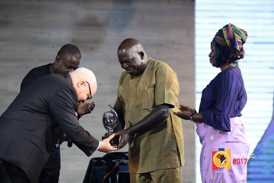 The Rails and the Steam for a Balanced Christianity: How God Used Dr Mike Oye to Bridge the Scripture Union and the Pentecostal Revival in Nigeria
